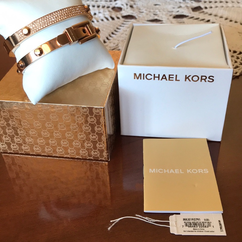 Authentic Michael Kors Bracelet Set in Rose Gold - Picture 3 of 12